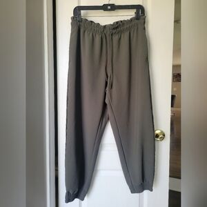 Athleta Metropolis Joggers Mountain Olive Green 6 Petite Commuter Travel Pant 6P